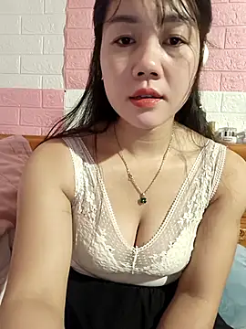 Ngocmai lazdy online show from April 3, 2026, 1:34 am