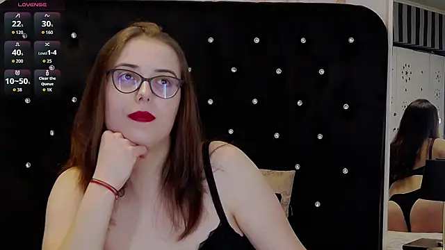 Snapshot of JulieAnnX chatting on February 3, 2026, 6:22 am JulieAnnX online show from February 3, 2026, 6:22 am