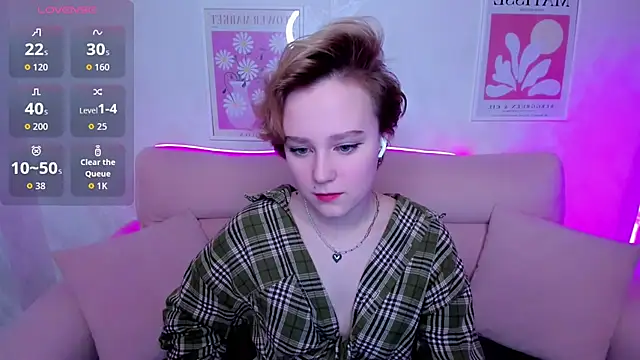 Snapshot of Ellie_Heavenly chatting on February 8, 2026, 1:47 am Ellie Heavenly online show from February 8, 2026, 1:47 am