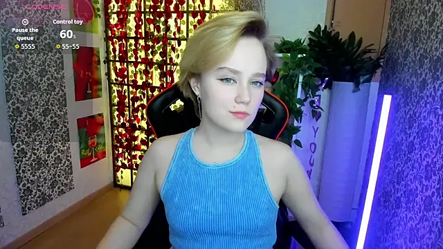 Snapshot of Ellie_Heavenly chatting on February 20, 2026, 8:38 am Ellie Heavenly online show from February 20, 2026, 8:38 am