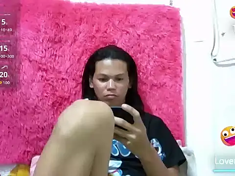 Snapshot of HugeAgatha chatting on June 22, 2026, 6:16 pm HugeAgatha online show from June 22, 2026, 6:16 pm