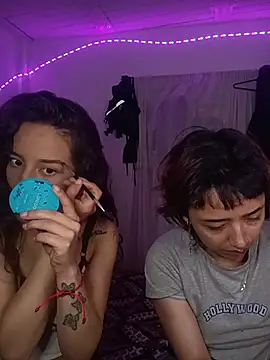 Snapshot of AlexxaAndRileyy chatting on June 28, 2026, 4:57 pm AlexxaAndRileyy online show from June 28, 2026, 4:57 pm