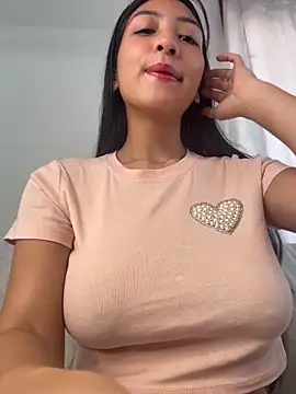 Snapshot of Mavi_roouse chatting on April 26, 2026, 2:14 pm Mavi roouse online show from April 26, 2026, 2:14 pm