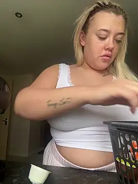 Princess-ivyxoxo online show from April 17, 2026, 9:56 am