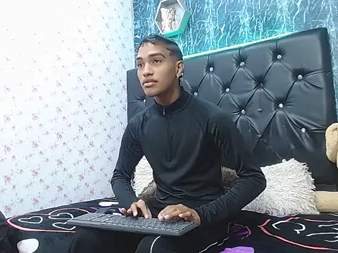 emersson sex18 online show from January 13, 2026, 2:21 pm