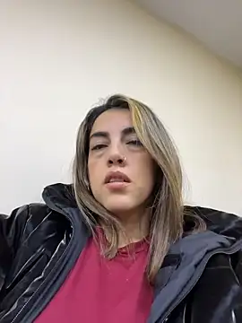 Snapshot of Paulinaa_bella chatting on March 3, 2026, 1:12 am Paulinaa bella online show from March 3, 2026, 1:12 am