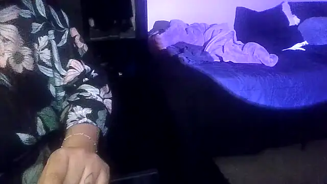 Divin3369 online show from April 23, 2026, 12:06 am