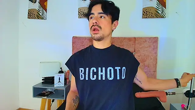 Snapshot of Ethan_Briggs_ chatting on February 12, 2026, 3:39 am Ethan Briggs online show from February 12, 2026, 3:39 am