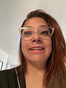 Snapshot of Pretty__Milf chatting on May 30, 2026, 12:33 pm Pretty Milf online show from May 30, 2026, 12:33 pm