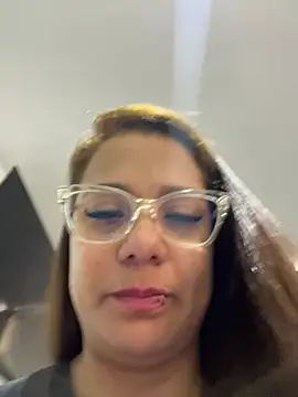 Pretty  Milf online show from June 21, 2026, 4:46 pm