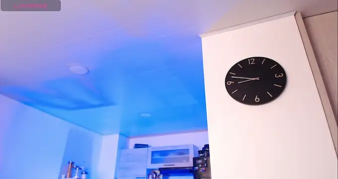 Snapshot of Pretty__Milf chatting on February 18, 2026, 1:40 pm Pretty Milf online show from February 18, 2026, 1:40 pm