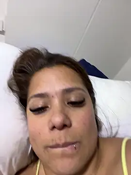 Pretty  Milf online show from April 5, 2026, 11:33 pm