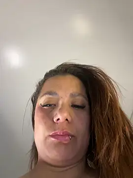 Pretty  Milf online show from June 5, 2026, 1:28 pm