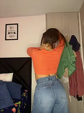 Pretty  Milf online show from July 3, 2026, 10:49 pm