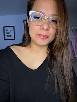 Pretty  Milf online show from June 22, 2026, 12:35 pm