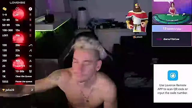 Snapshot of Rayzel_White chatting on May 17, 2026, 1:05 am Rayzel White online show from May 17, 2026, 1:05 am