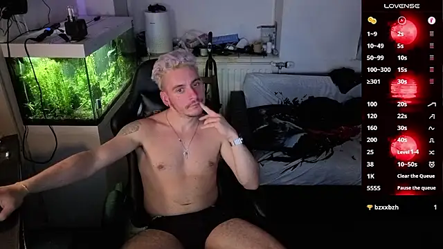 Rayzel White online show from March 13, 2026, 9:42 pm