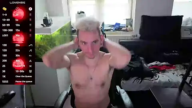 Snapshot of Rayzel_White chatting on May 9, 2026, 5:49 pm Rayzel White online show from May 9, 2026, 5:49 pm