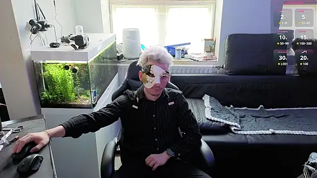 Snapshot of Rayzel_White chatting on February 1, 2026, 12:14 pm Rayzel White online show from February 1, 2026, 12:14 pm