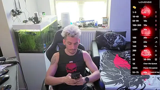 Snapshot of Rayzel_White chatting on February 23, 2026, 1:55 pm Rayzel White online show from February 23, 2026, 1:55 pm