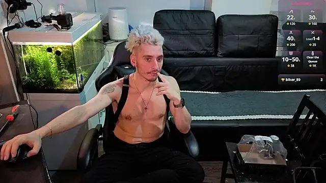 Snapshot of Rayzel_White chatting on February 2, 2026, 9:25 pm Rayzel White online show from February 2, 2026, 9:25 pm