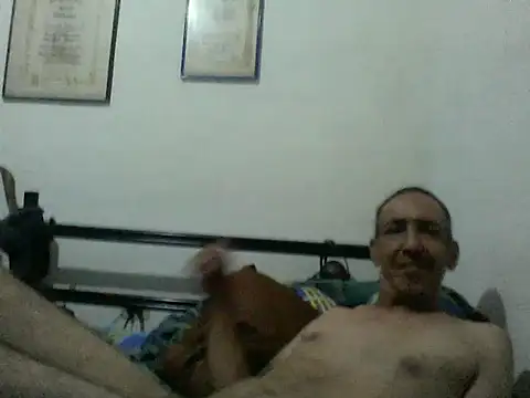 Snapshot of guevo14cm3 chatting on February 16, 2026, 2:43 am guevo14cm3 online show from February 16, 2026, 2:43 am