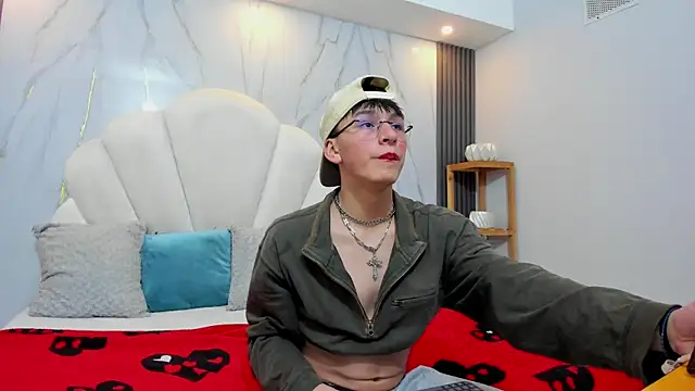 Snapshot of Alexander_Collinss chatting on February 19, 2026, 3:03 am Alexander Collinss online show from February 19, 2026, 3:03 am