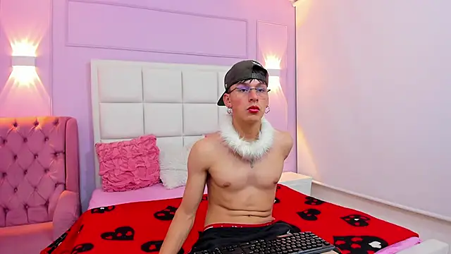 Snapshot of Alexander_Collinss chatting on February 17, 2026, 3:48 am Alexander Collinss online show from February 17, 2026, 3:48 am