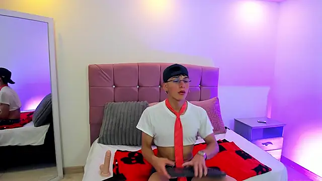 Snapshot of Alexander_Collinss chatting on February 9, 2026, 3:26 am Alexander Collinss online show from February 9, 2026, 3:26 am