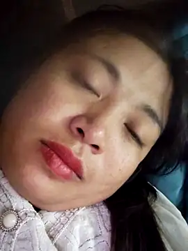 Snapshot of miumiu_sexy2x chatting on February 6, 2026, 12:34 pm miumiu sexy2x online show from February 6, 2026, 12:34 pm