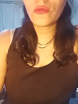 Snapshot of Karanfilim chatting on February 12, 2026, 11:37 pm Karanfilim online show from February 12, 2026, 11:37 pm