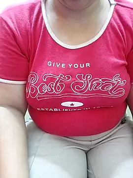 TamilDreamgirl08 online show from April 12, 2026, 4:43 pm