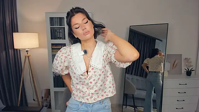 Snapshot of heylilshawty chatting on January 14, 2026, 10:19 am heylilshawty online show from January 14, 2026, 10:19 am