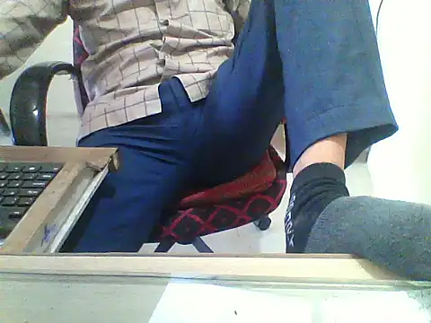 Snapshot of dream_king_1985 chatting on February 18, 2026, 5:49 am dream king 1985 online show from February 18, 2026, 5:49 am