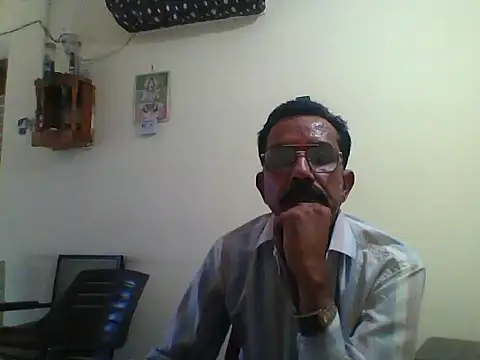 Snapshot of dream_king_1985 chatting on February 15, 2026, 9:52 am dream king 1985 online show from February 15, 2026, 9:52 am