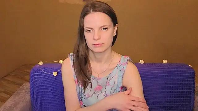 RoseWaulhgberg online show from April 9, 2026, 1:40 am