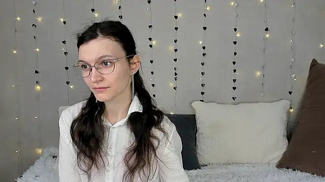 Snapshot of ThoraMarola chatting on February 17, 2026, 5:05 am ThoraMarola online show from February 17, 2026, 5:05 am