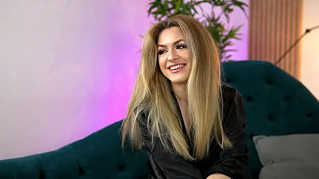 NayaQuinn online show from February 20, 2026, 8:11 pm