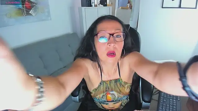 loretta fraser online show from February 4, 2026, 12:44 pm