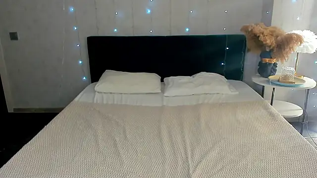 Snapshot of Mira_Silk chatting on February 27, 2026, 3:51 am Mira Silk online show from February 27, 2026, 3:51 am