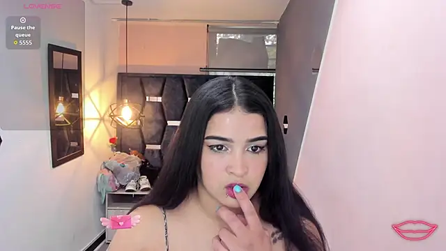 Mabel  Fox online show from January 15, 2026, 11:46 am