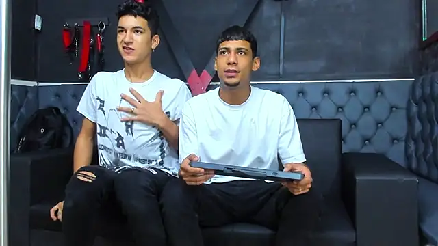 ALEX KEITH26 online show from April 13, 2026, 11:58 am