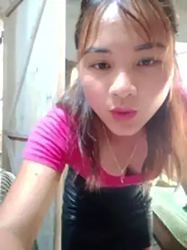 Lisakeem online show from May 18, 2026, 7:24 am