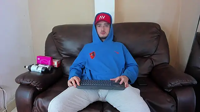 Salvattore Muller online show from April 14, 2026, 10:04 pm