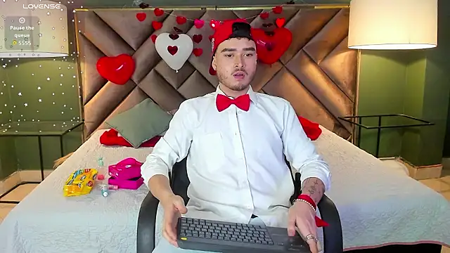 Salvattore Muller online show from February 15, 2026, 9:14 pm