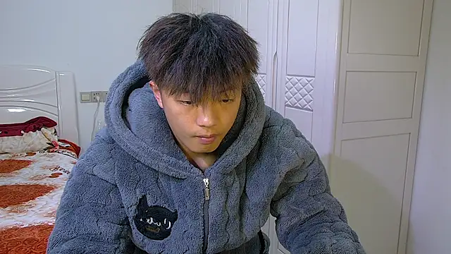 Snapshot of Chocolates-001 chatting on January 17, 2026, 10:19 am Chocolates-001 online show from January 17, 2026, 10:19 am