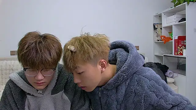 Snapshot of Chocolates-001 chatting on February 1, 2026, 10:46 am Chocolates-001 online show from February 1, 2026, 10:46 am