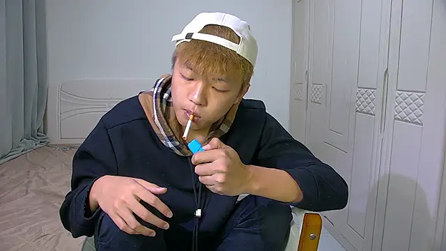 Snapshot of Chocolates-001 chatting on February 21, 2026, 10:28 am Chocolates-001 online show from February 21, 2026, 10:28 am