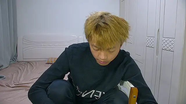 Snapshot of Chocolates-001 chatting on February 23, 2026, 11:22 am Chocolates-001 online show from February 23, 2026, 11:22 am