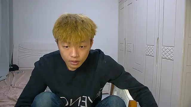 Snapshot of Chocolates-001 chatting on March 8, 2026, 10:18 am Chocolates-001 online show from March 8, 2026, 10:18 am